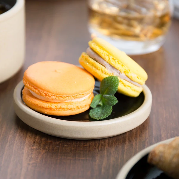 Chef & Sommelier FK888 Geode 4" Black Stackable Plate By Arc Cardinal - 24/Case 1 Chef & Sommelier FK888 Geode 4" Black Stackable Plate By Arc Cardinal - 24/Case