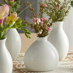 Acopa 3 1/4" Bright White Porcelain Bulb Bud Vase