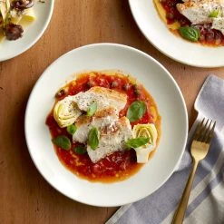 Acopa 9" Round Ivory (American White) Coupe Stoneware Plate - 24/Case