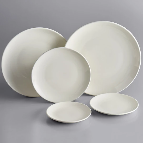 Acopa 12" Round Ivory (American White) Coupe Stoneware Plate - 12/Case 4 Acopa 12" Round Ivory (American White) Coupe Stoneware Plate - 12/Case - Image 4