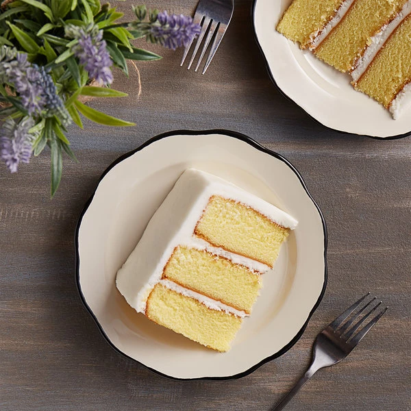 Acopa 7 3/8" Ivory (American White) Scalloped Edge Stoneware Plate With Black Band - 36/Case 1 Acopa 7 3/8" Ivory (American White) Scalloped Edge Stoneware Plate With Black Band - 36/Case